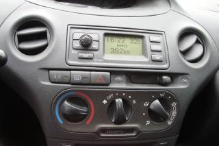 Toyota Yaris (2005) 1.0 VVT-i, Klima, Pojízdné ! - náhled 37