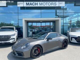 Porsche 911 Carrera 4 GTS Panorama
