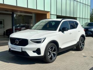 Volvo XC40 B4, kamera 360, BLIS, zruka