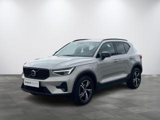 Volvo XC40 B3 PlusDark, BLIS, LED, zruka