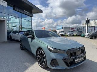 BMW 550e xDriv B&W Tan Ventilace