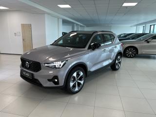 Volvo XC40 B3 FWD ULTRA DARK