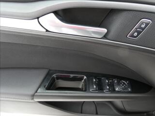 Ford Mondeo 2,0 TDCi 110kW automat,navigac - náhled 30
