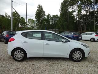 Kia Ceed 1,4i16V 73kW - náhled 8