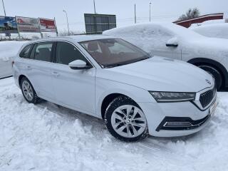 �koda Octavia 2.0TDi 110kW DSG STYLE-NAVI-�R