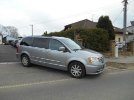Chrysler Town & Country 3.6 DVD Stown Go  2015