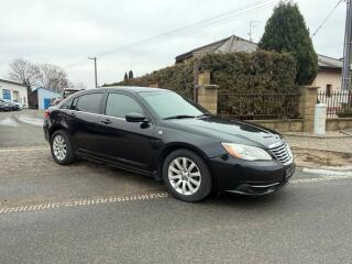 Chrysler 200 2.4L DOHC VVT Touring 2012