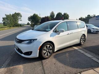 Chrysler Pacifica  3.6 L DVD Hybrid Plug In 2019
