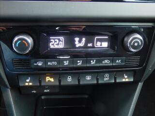 Škoda Rapid 1,4 TSI DSG,92kW,koupeno ČR,se - náhled 38