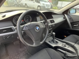 BMW Řada 5 (2005) Kombi 530 D - náhled 12