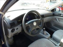 Volkswagen Passat 1,6 Bez dokladů !!! - náhled 11