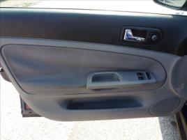 Volkswagen Passat 1,6 Bez dokladů !!! - náhled 13