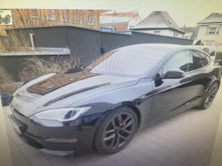 Tesla Model S PLAID PERFORMANCE