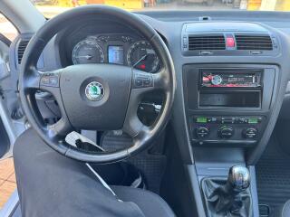 Škoda Octavia 2.0TDI 103Kw Elegance - Tažný  - náhled 7