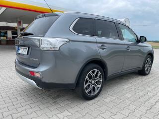 Mitsubishi Outlander (2014) 2,2 DI-D 7 míst - náhled 4