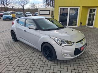 Hyundai Veloster 1.6GDi SERVISKA NOV�STK 2xKOLA