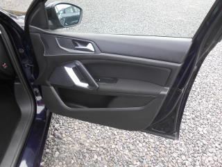 Peugeot 308 1,6  NAVI,KAMERA.FULL LED - náhled 18