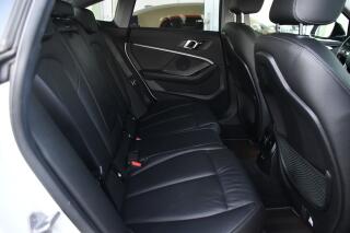 BMW Řada 2 218d LED HUD CARPLAY 1M ČR - náhled 21