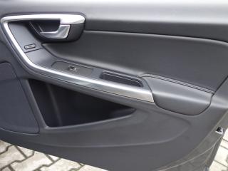 Volvo S60 (2017) 2.0 D4 147kW AUT -NOVÉ V ČR - náhled 28
