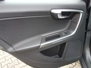 Volvo S60 (2017) 2.0 D4 147kW AUT -NOVÉ V ČR - náhled 34