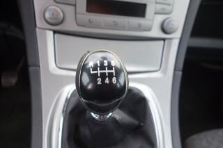 Ford Transit Connect 1,8TDCi VÝBORNÝ STAV ! - náhled 17