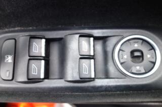 Ford Transit Connect 1,8TDCi VÝBORNÝ STAV ! - náhled 20