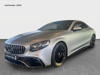 Mercedes-Benz 560 4MATIC kup�