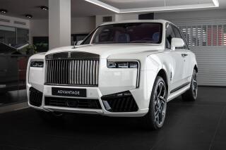 Rolls-Royce Cullinan Black Badge/Bespoke/Starling r