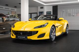 Ferrari Portofino Modr Karbon/Pass.Display/Vent