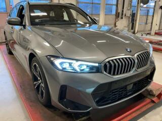 BMW 330i xDrive Touring