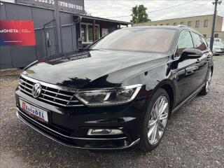 Volkswagen Passat 2.0 TDi DSG 4x4  DPH R-LINE