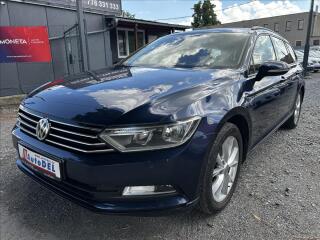 Volkswagen Passat 1.6 TDi  Navi,Ta�n�,V�h�ev,ACC
