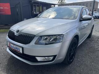 �koda Octavia 1.6 TDi  V�h�evy,Tempomat,ALU