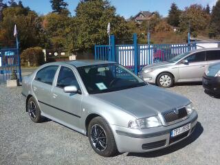 �koda Octavia 2.0i , jede dob�e