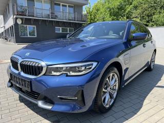 BMW 330e kamera ACC Led 
