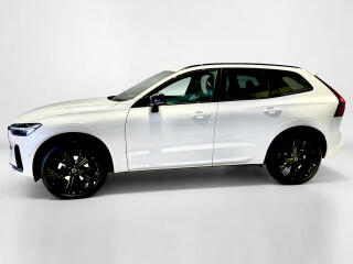 Volvo XC60 B5 PLUS BLACK + 4SERVIS/Z�RUKA