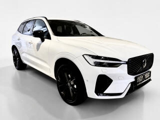 Volvo XC60 B5 PLUS BLACK + 4SERVIS/Z�RUKA