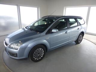Ford Focus 1.6i-85KW*GHIA***GARANCE KM!!!