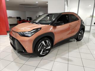 Toyota Aygo 1.5 HYBRID e-CVT 116 k  EXECUT