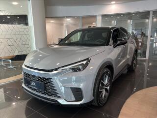 Lexus LBX 1.5   Emotion Tech