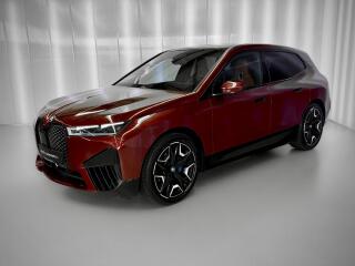 BMW xDrive 50, LASER, SKY LOUNGE,