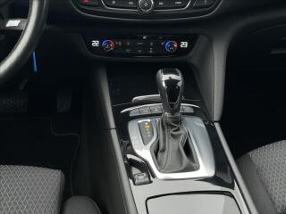 Opel Insignia 2,0 Turbo A9 Elegance Gr Sport - náhled 12