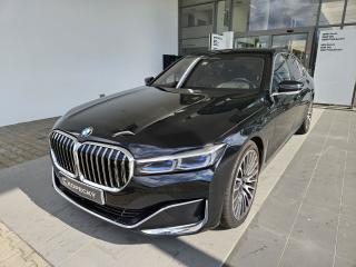 BMW M760Li xDrive Sedan