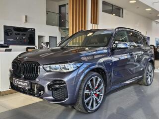 BMW X5 M50i