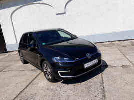 Volkswagen e-Golf DYNA LED NAVI vhev ALU !