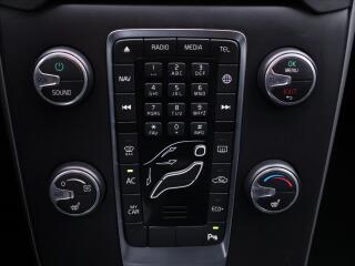 Volvo V40 1,5 T2 90kW Aut. Momentum - náhled 22