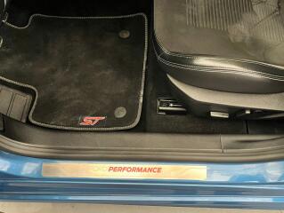 Ford Focus 2,0 ST Styling-Paket Performan - náhled 38