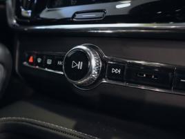 Volvo V90 D5 Cross Country 173 kW - náhled 17