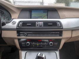 BMW Řada 5 (2010) 3.0i mat – NAVI - náhled 24