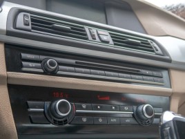 BMW Řada 5 (2010) 3.0i mat – NAVI - náhled 26